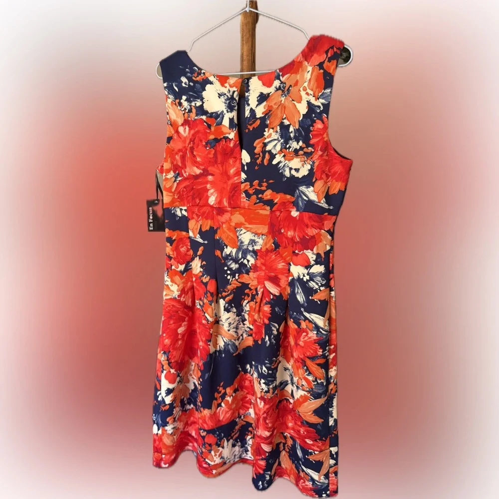 EnFocus 16 Sleeveless pleated Navy Dress with bold Red and Orange Floral Print - Picture 2 of 9